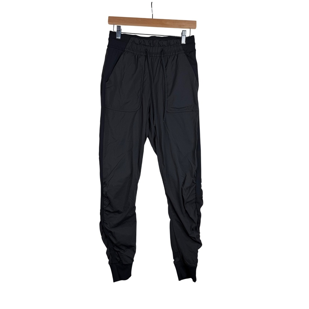 Lululemon Woman's Dance Studio Jogger Pants size 6 Black